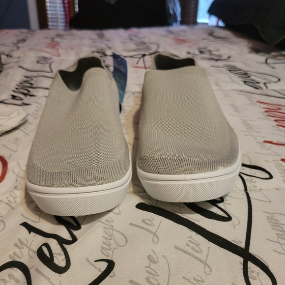 Sun& Sky Women's Mesh Grey Pull on Shoes - Picture 4 of 7